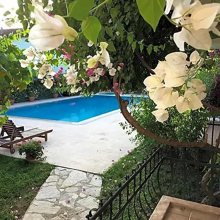 Goerkem Bed & Breakfast 4*